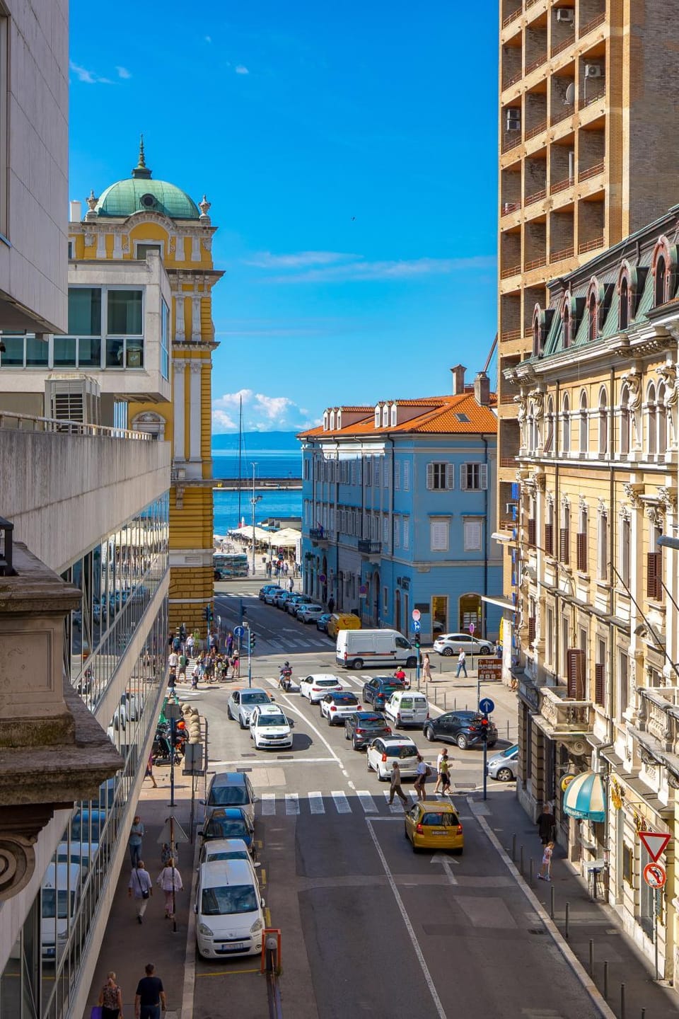 Day, Balcony/Terrace, City view, Sea view, Street view