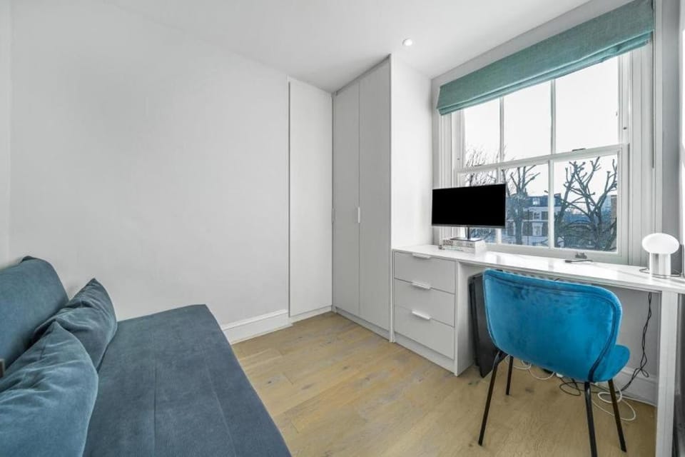 Stylish 2BR flat, 4 min to Fulham Broadway Tube Apartment in London