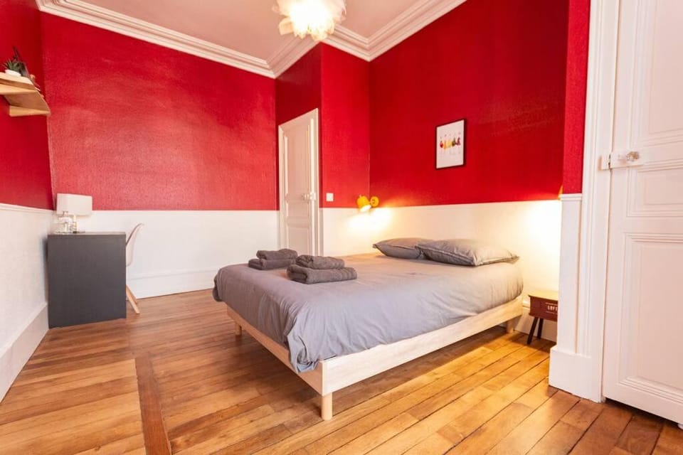 Bed, Photo of the whole room, Bedroom, wardrobe