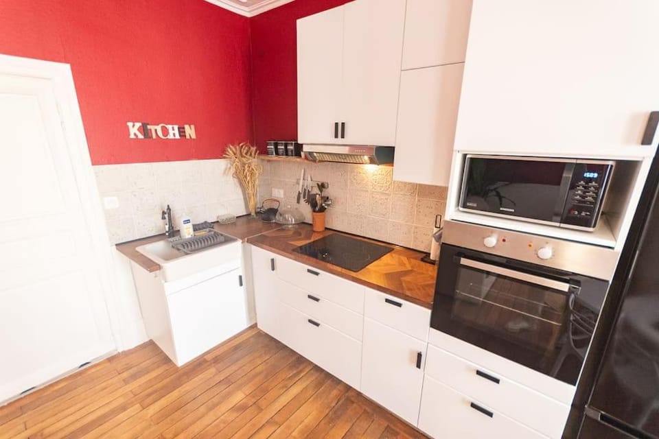 Coffee/tea facilities, Kitchen or kitchenette, minibar, pet friendly, stove, toaster