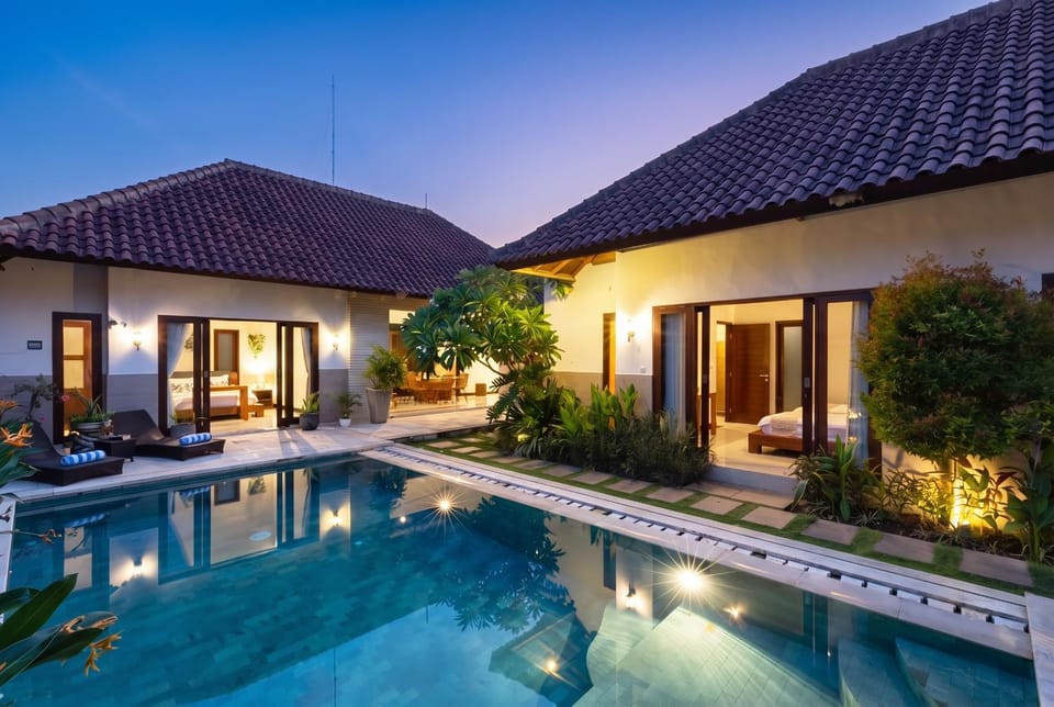Property building, Night, Garden, Pool view, Swimming pool, sunbed