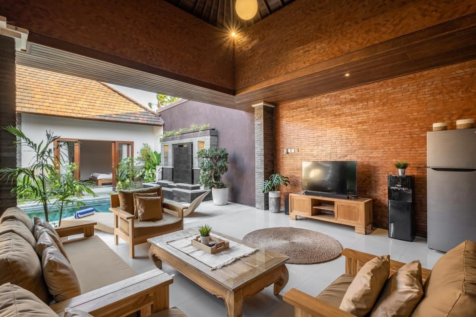 Communal lounge/ TV room, TV and multimedia, Living room, Seating area, Evening entertainment