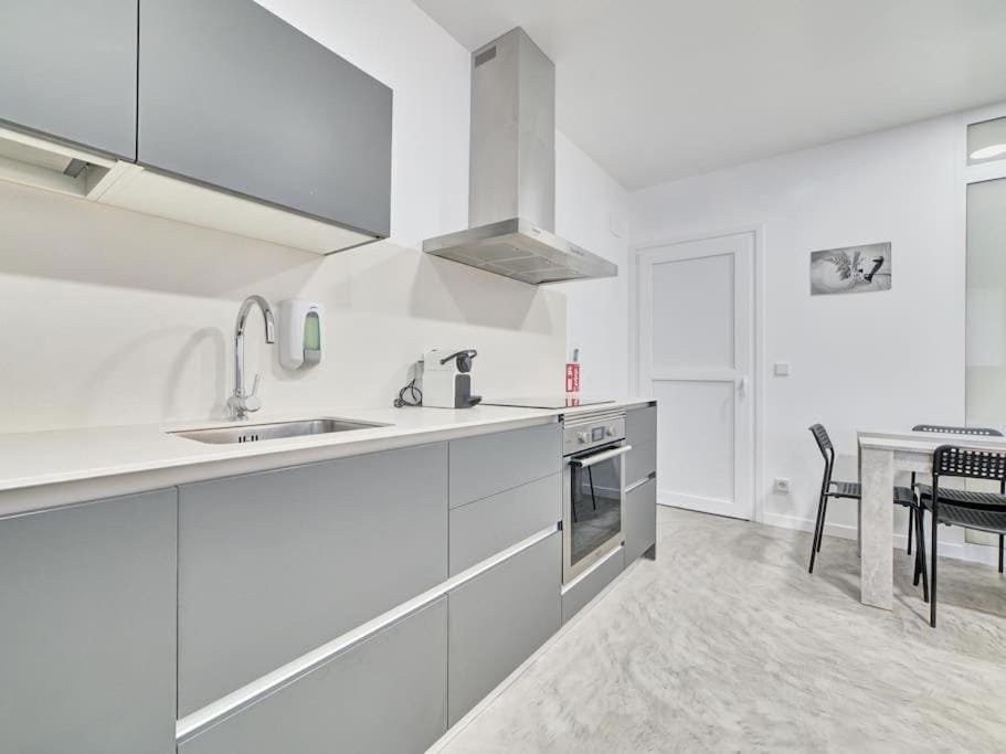 Kitchen or kitchenette, Dining area, pet friendly