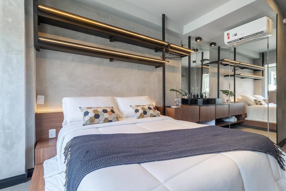 Bed, air conditioner