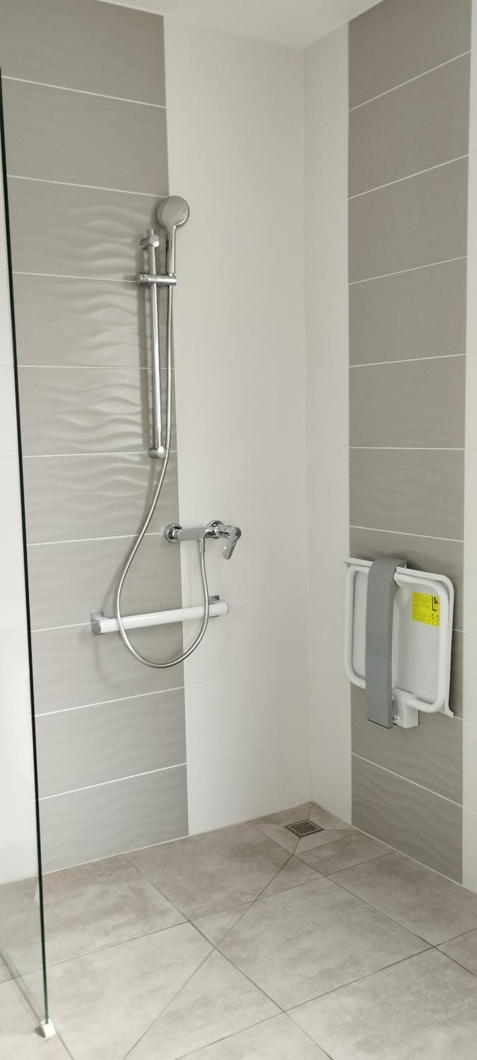 Toilet, Property building, Night, Bathroom, Hiking, Hiking, Cycling, Seasons