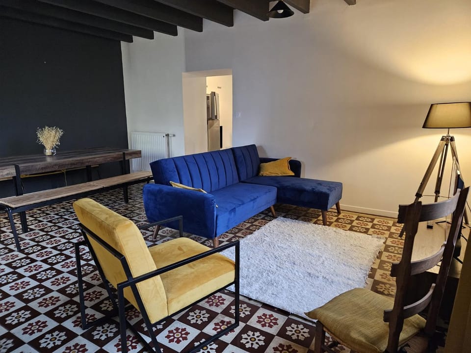 Living room, Seating area