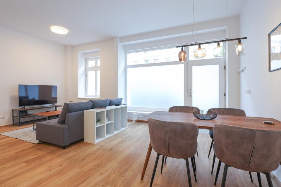 TV and multimedia, Living room, Dining area
