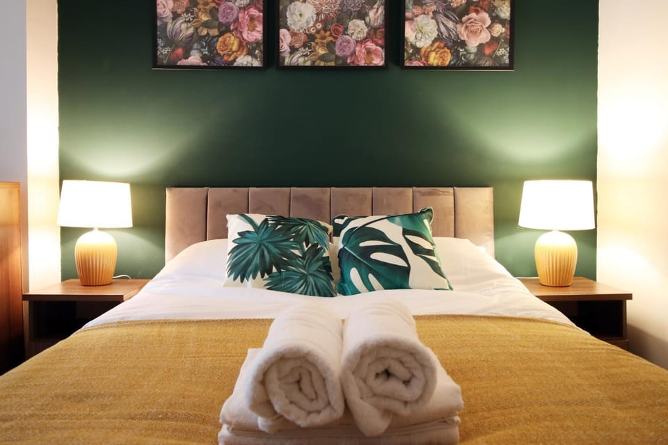 NEW 1 Bed Flat next to Roath Park w/Street Parking Apartment in Cardiff