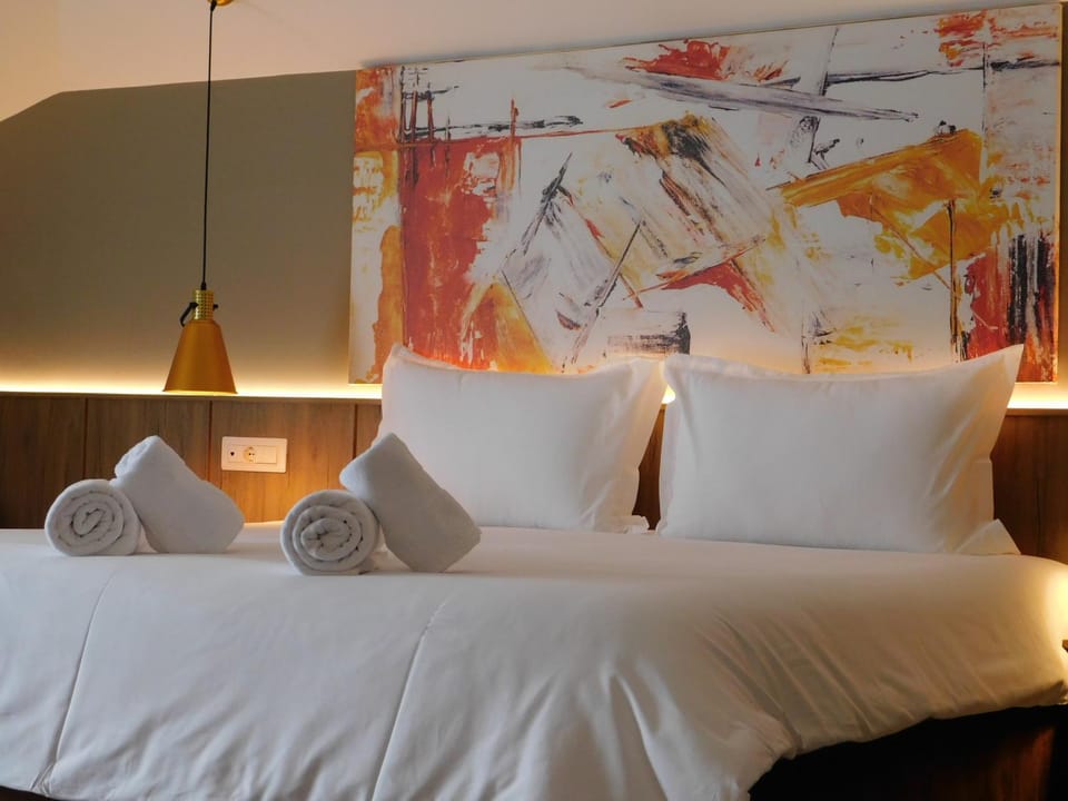 Bed, Photo of the whole room, Decorative detail, Bedroom, furniture, towels