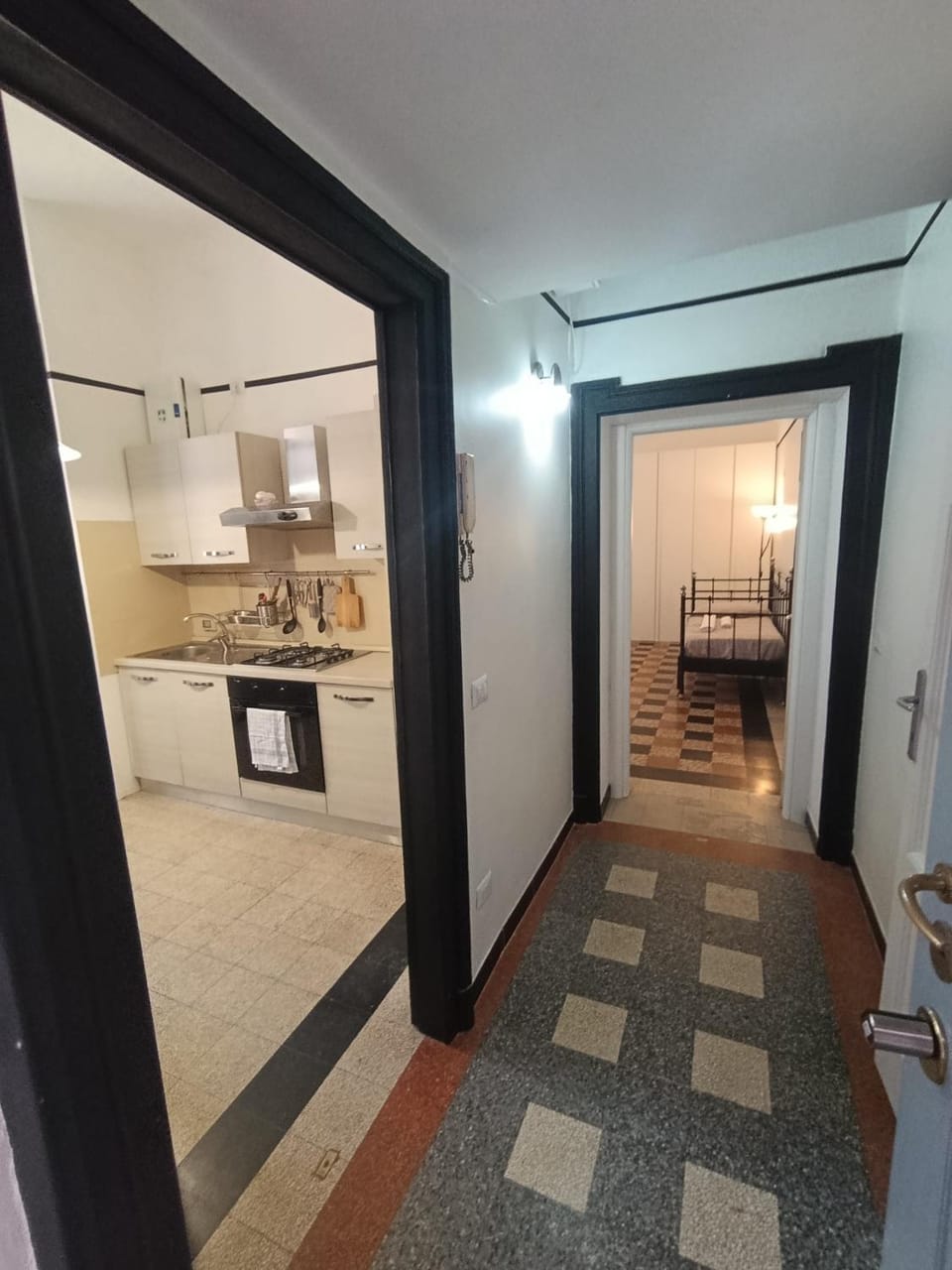 Bedroom, stove, kitchen