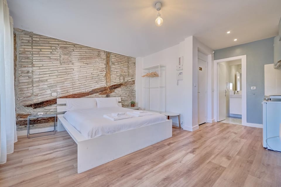 Bed, Kitchen or kitchenette, Photo of the whole room, Bedroom, wardrobe