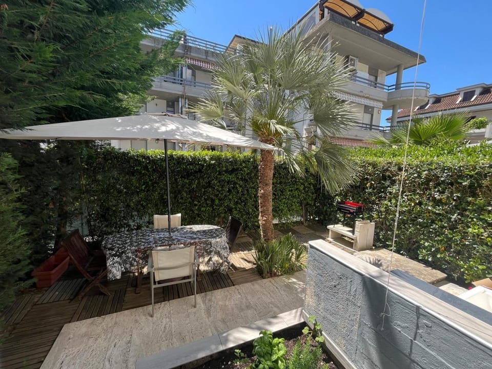 Spring, Day, Garden, Balcony/Terrace, Garden view