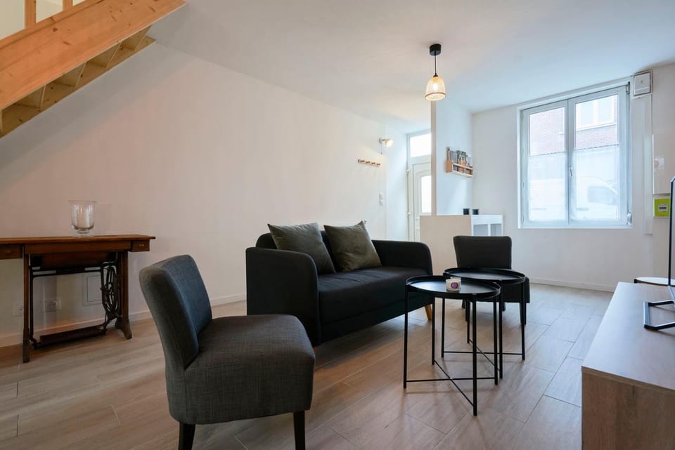 House in Lille near Euratech private terrace. Bed and Breakfast in Lille