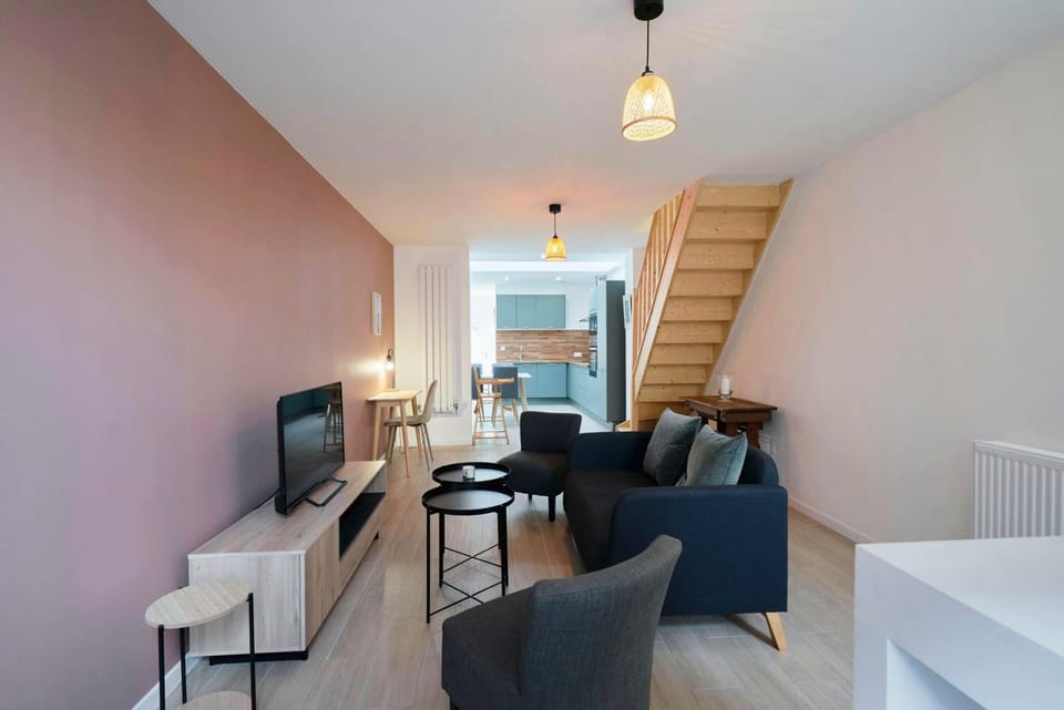 House in Lille near Euratech private terrace. Bed and Breakfast in Lille