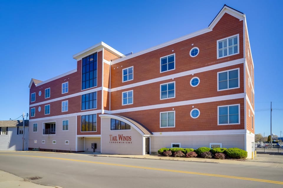 St Joseph Condo < 1 Mi to Beach & Downtown! House in St Joseph