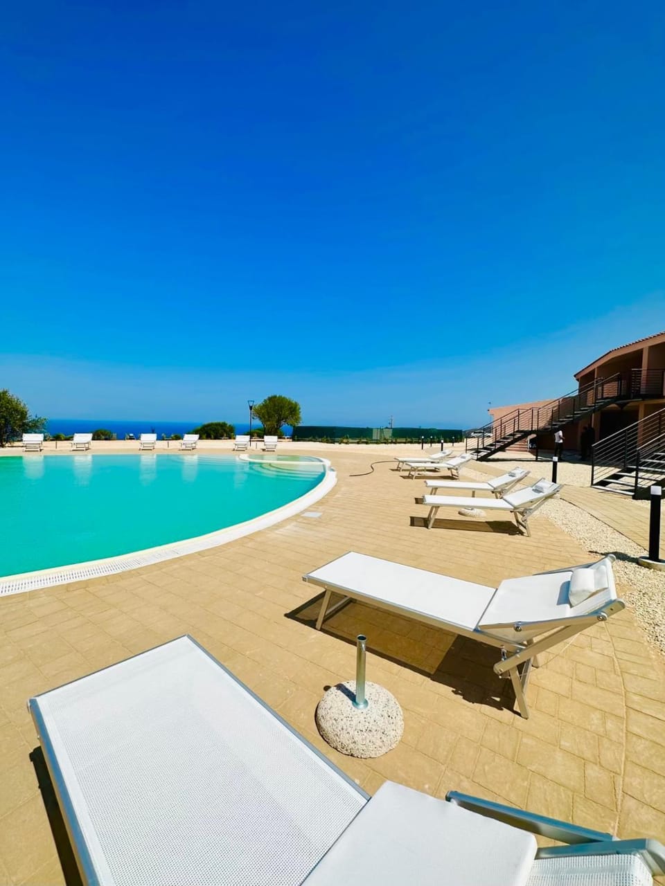 Pool view, Swimming pool, sunbed