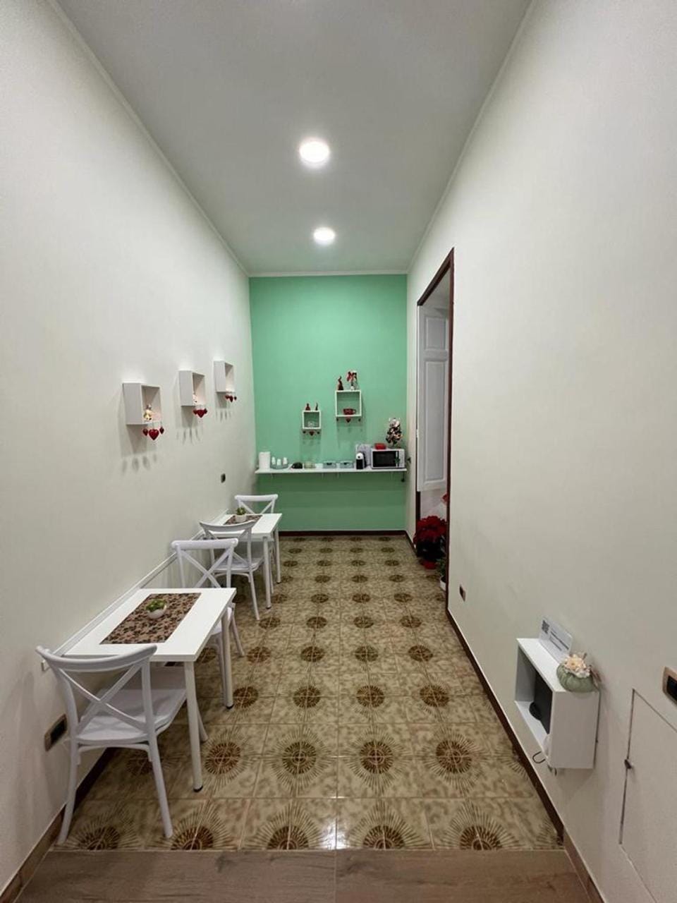 Kitchen or kitchenette, Breakfast, minibar
