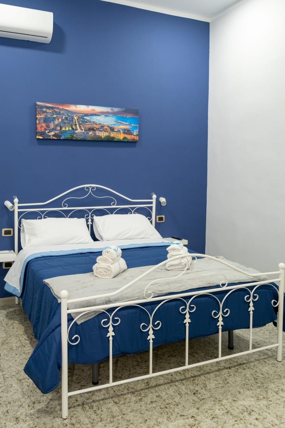 Bed, Bedroom, towels, air conditioner
