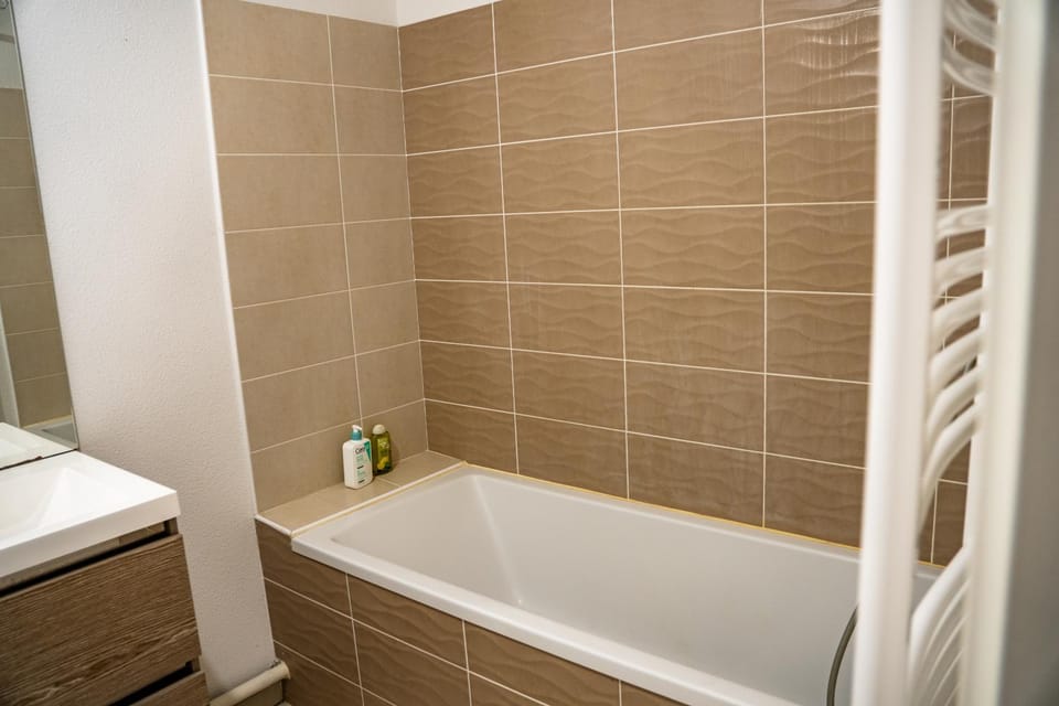 Bathroom, Bath
