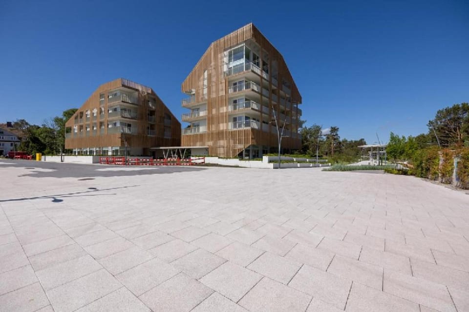 Property building, Location