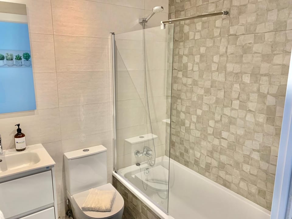 Apto HUCA. Parking/WIFI incluido Apartment in Oviedo