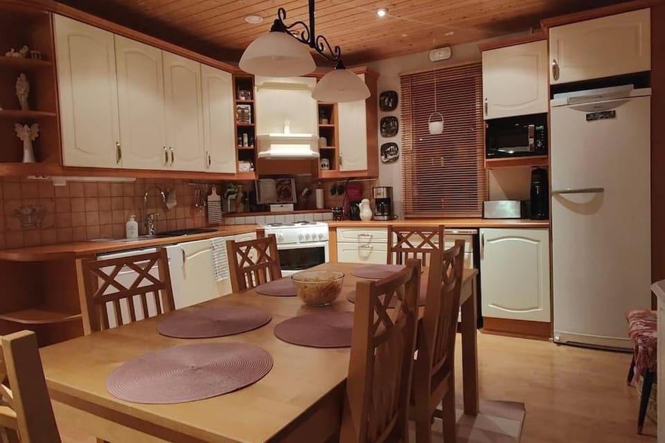 House with 3 bedroom's and sauna Close to arctic circle and Santa Claus Villa in Rovaniemi