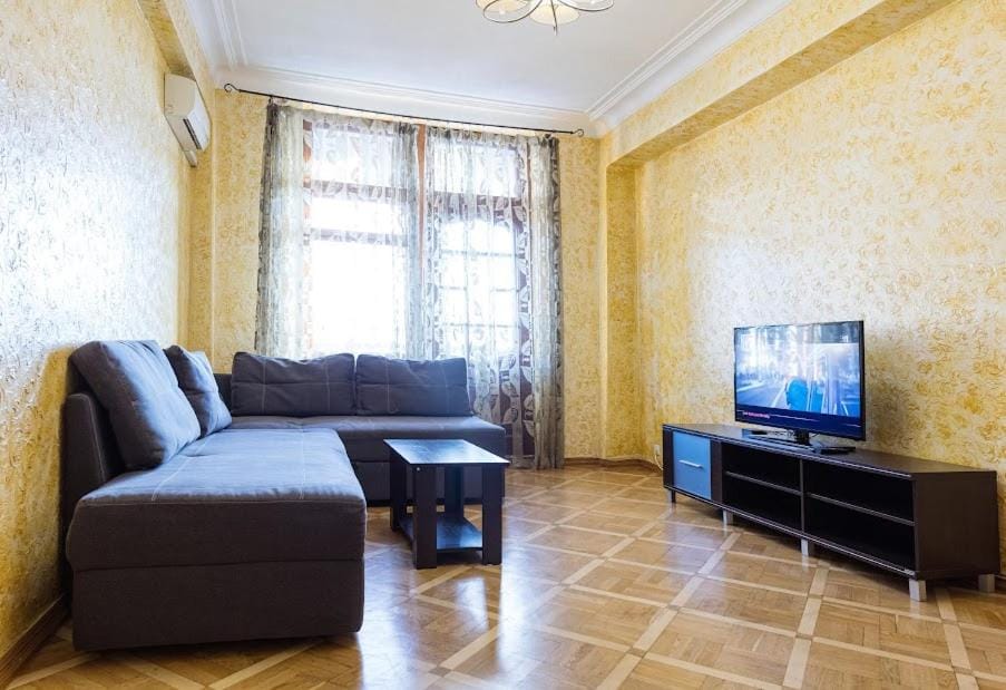 Communal lounge/ TV room, Living room, Seating area