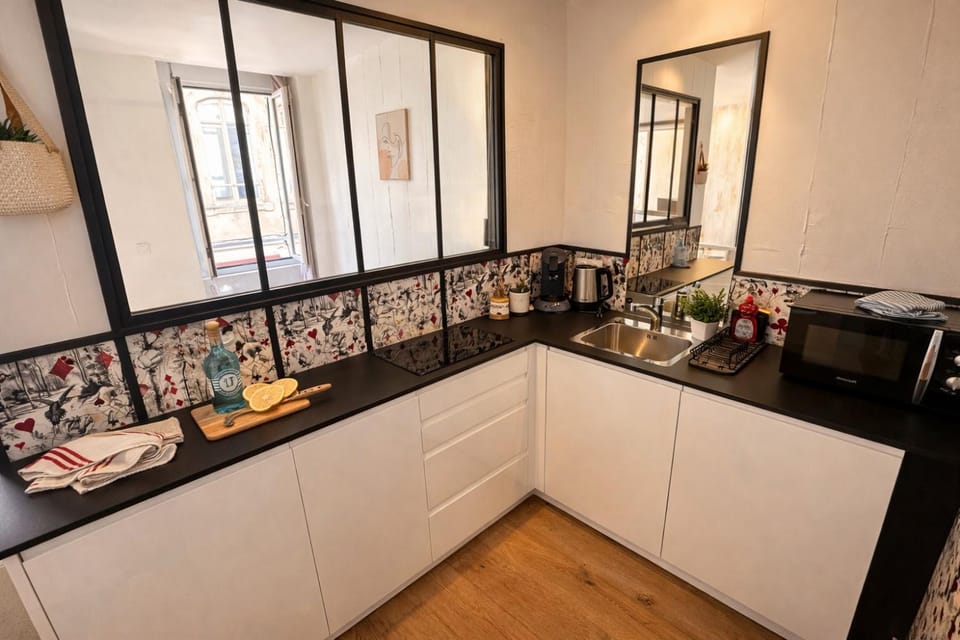 Kitchen or kitchenette, stove