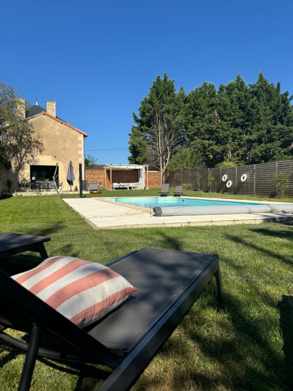Spring, Day, Natural landscape, Garden, Garden view, Pool view, Swimming pool, sunbed
