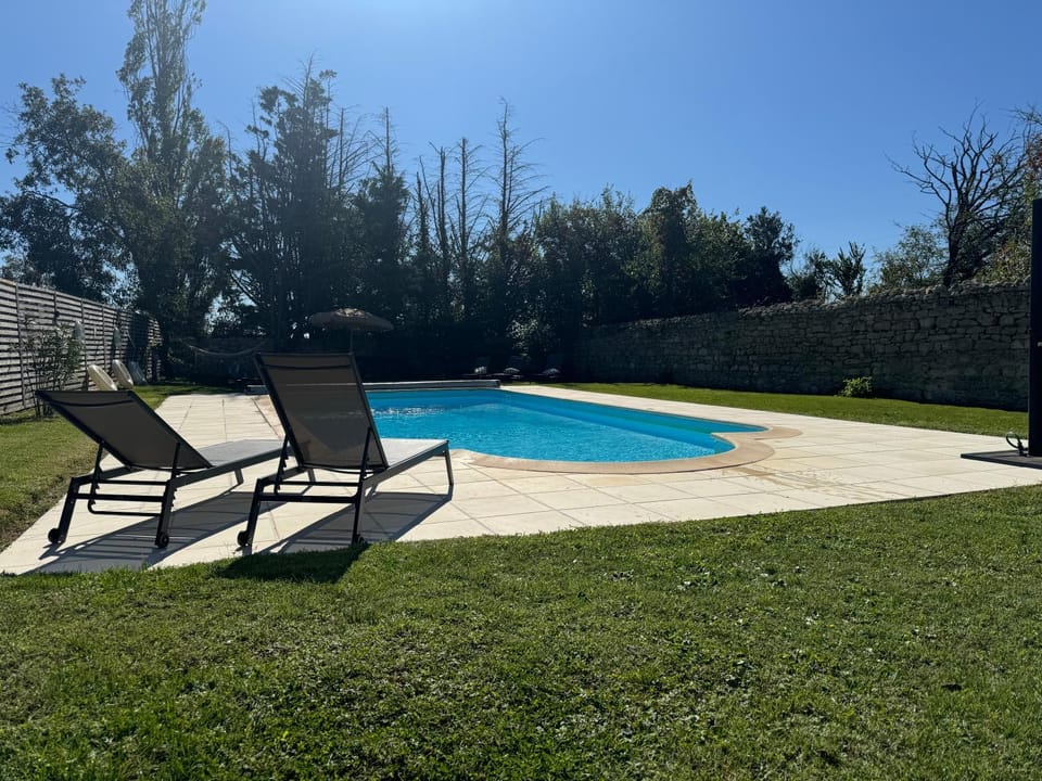 Spring, Day, Natural landscape, Garden, Garden view, Pool view, Swimming pool, sunbed