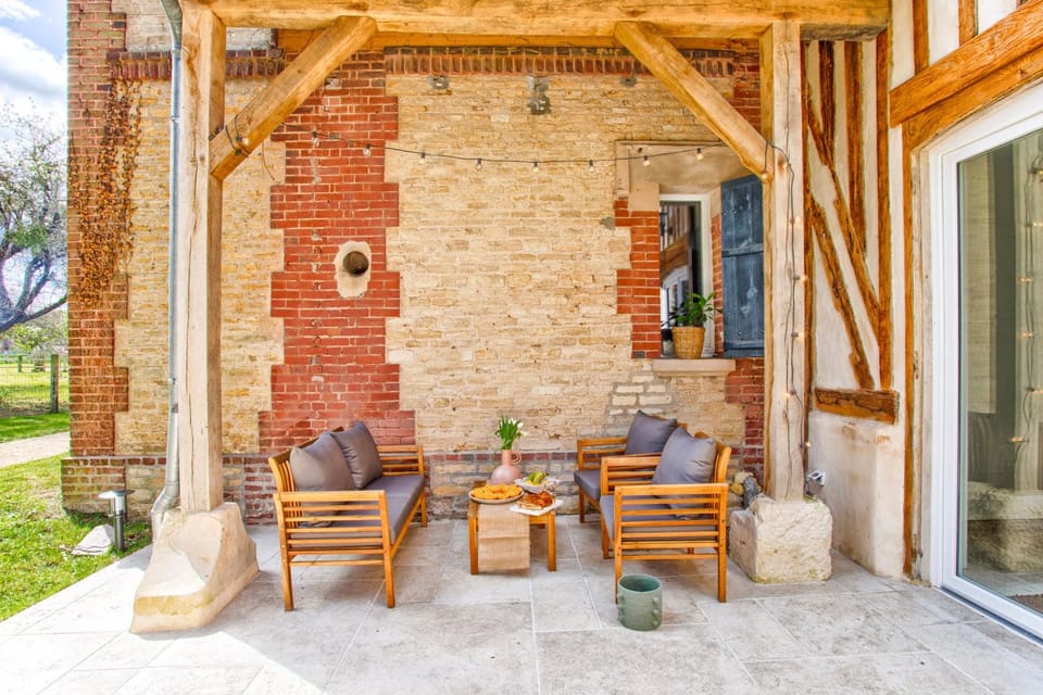 Property building, Patio, Spring, Day, View (from property/room), Balcony/Terrace, Garden view