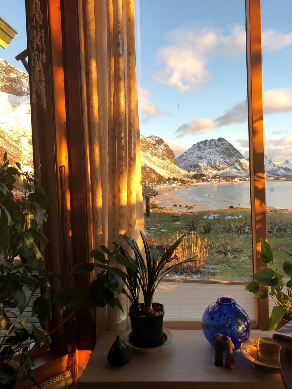 View (from property/room), Mountain view, Sea view