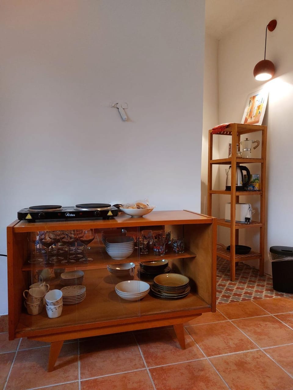 Coffee/tea facilities, Kitchen or kitchenette, Dining area