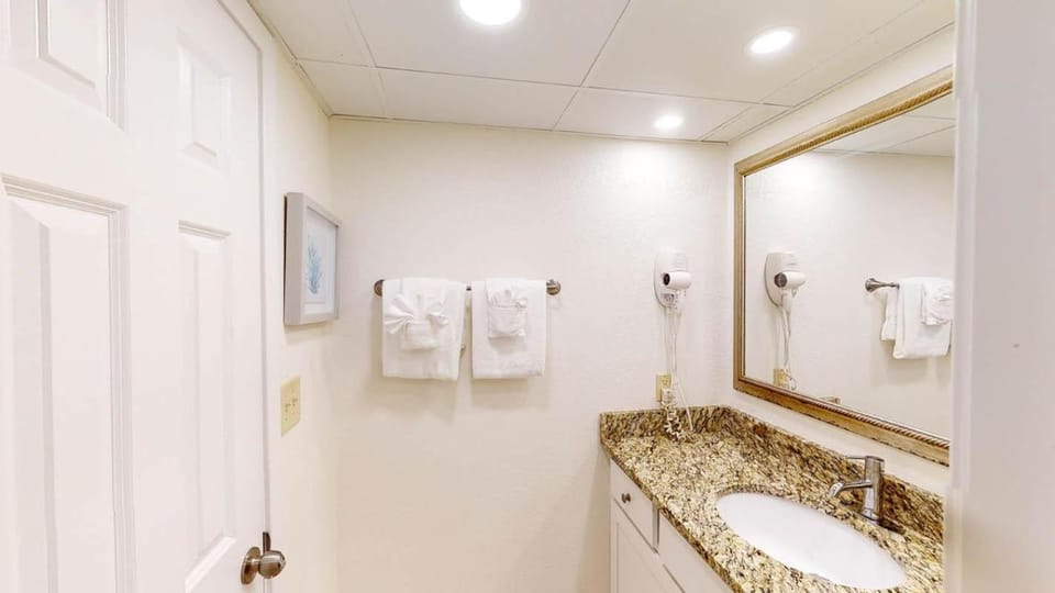 Seaside Bliss Oceanfront1 Bdrm Ste at Bridgewater House in South Carolina