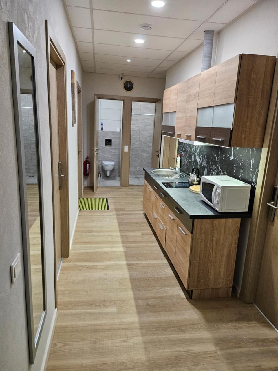 Kitchen or kitchenette, Kitchen or kitchenette, minibar, stove