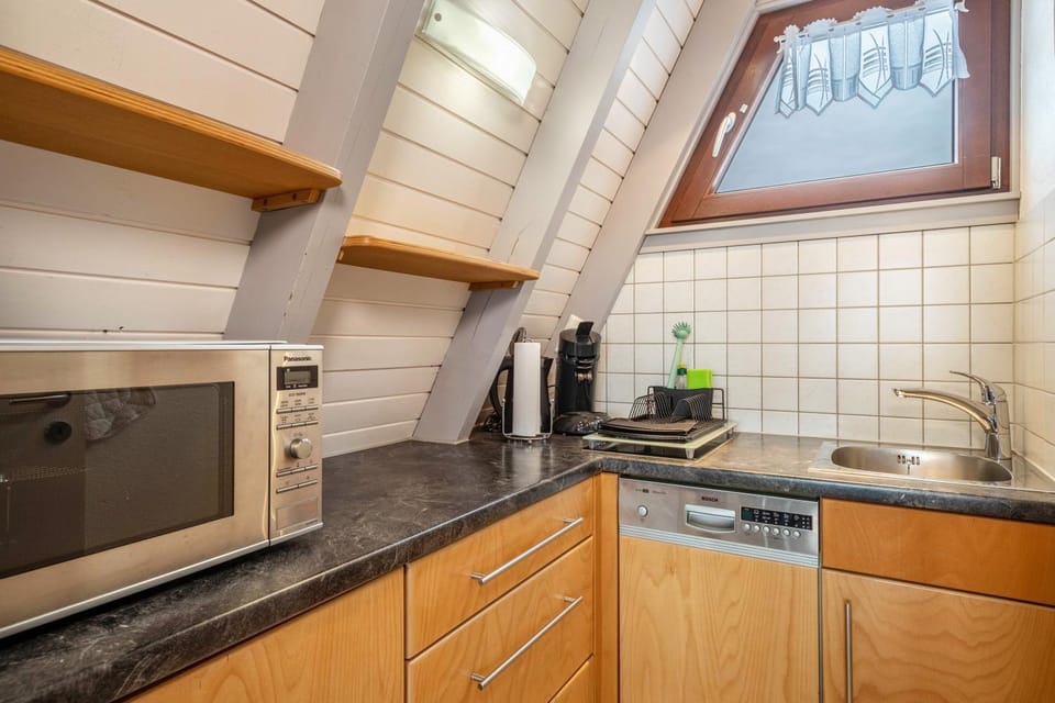 Property building, Kitchen or kitchenette, Living room