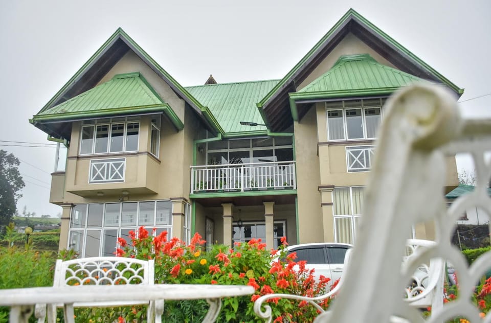 Gregory's Bungalow Hotel in Nuwara Eliya
