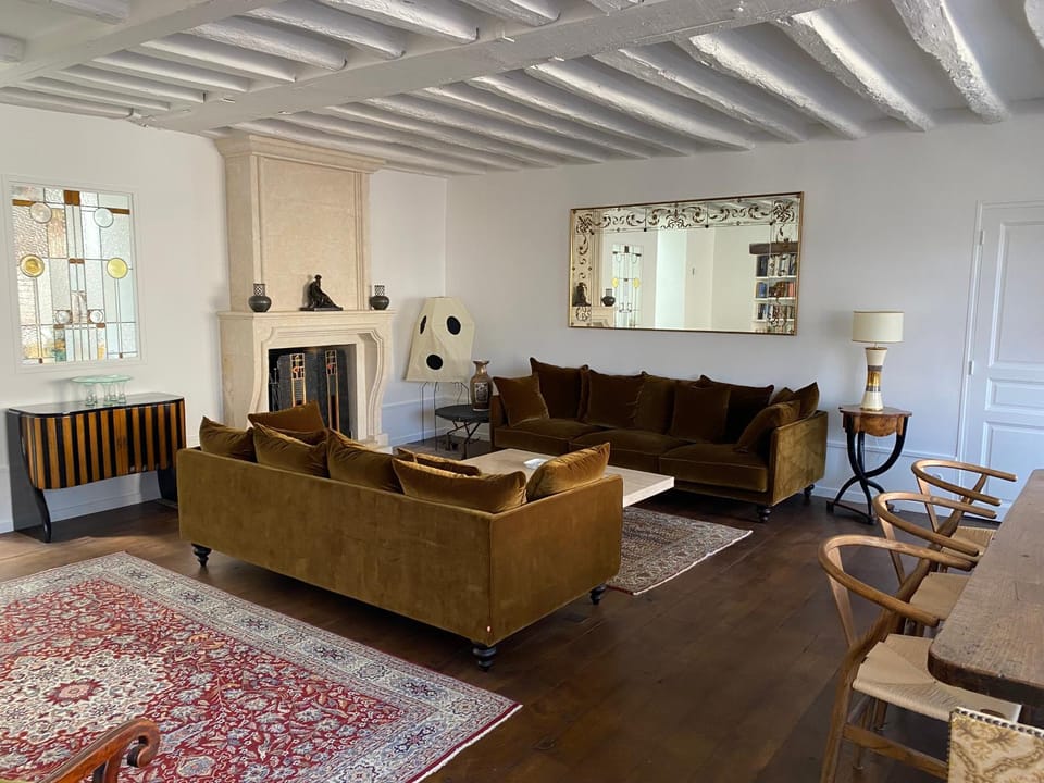 Communal lounge/ TV room, flat iron