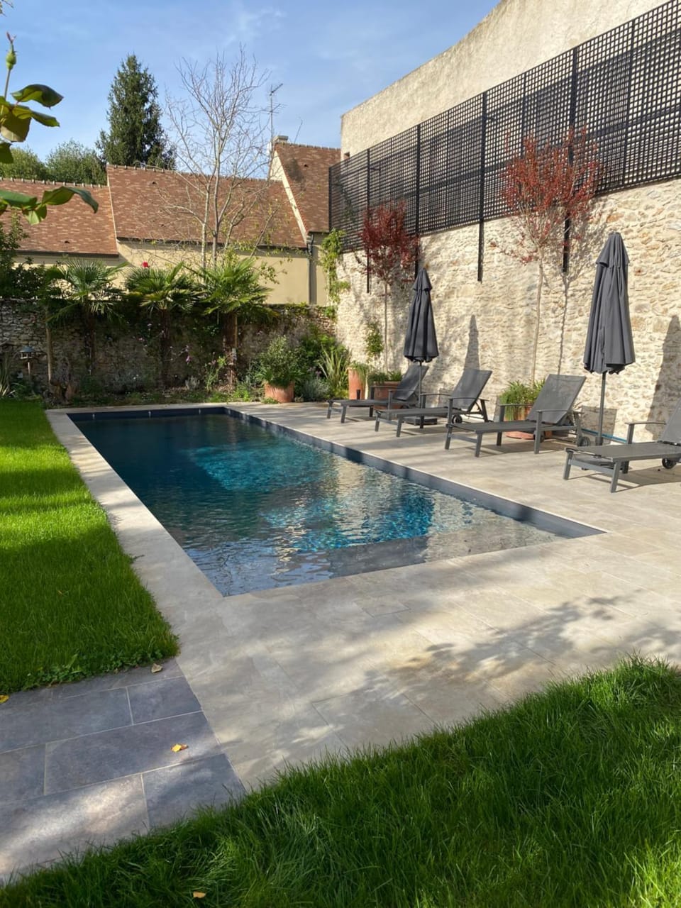 Patio, Swimming pool, Swimming pool