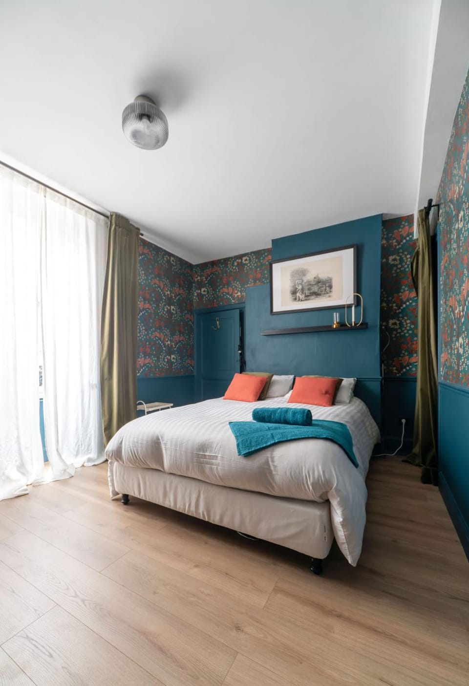 Bed, Photo of the whole room, Bedroom