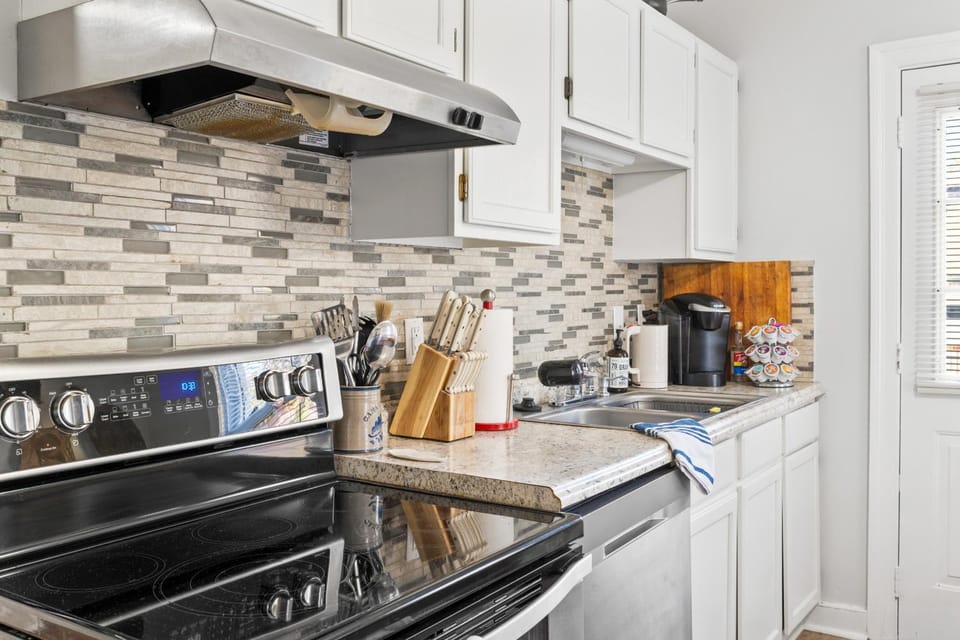 Kitchen or kitchenette, kitchen, kitchen