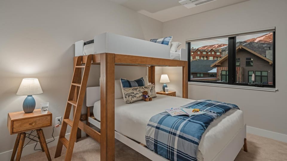 Bed, Bedroom, bunk bed
