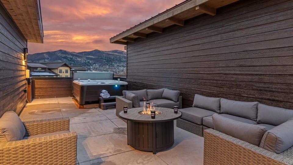 Hot Tub, Seating area, Mountain view, Sunset, furniture