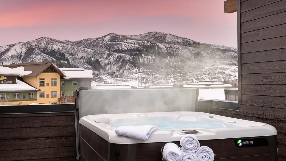 Hot Tub, View (from property/room), Balcony/Terrace, Mountain view