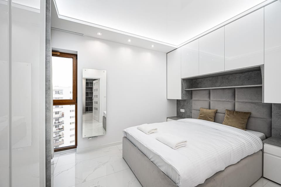 Bed, Photo of the whole room, Bedroom, towels, wardrobe