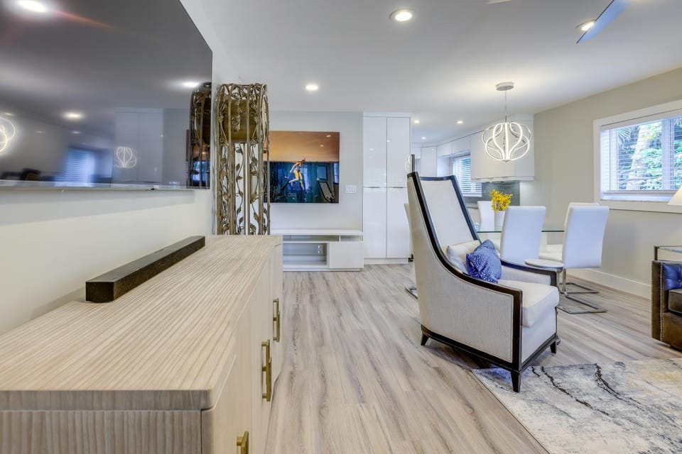 2 Blocks to Riviera Beach: Upscale Condo w/ Patio House in Riviera Beach