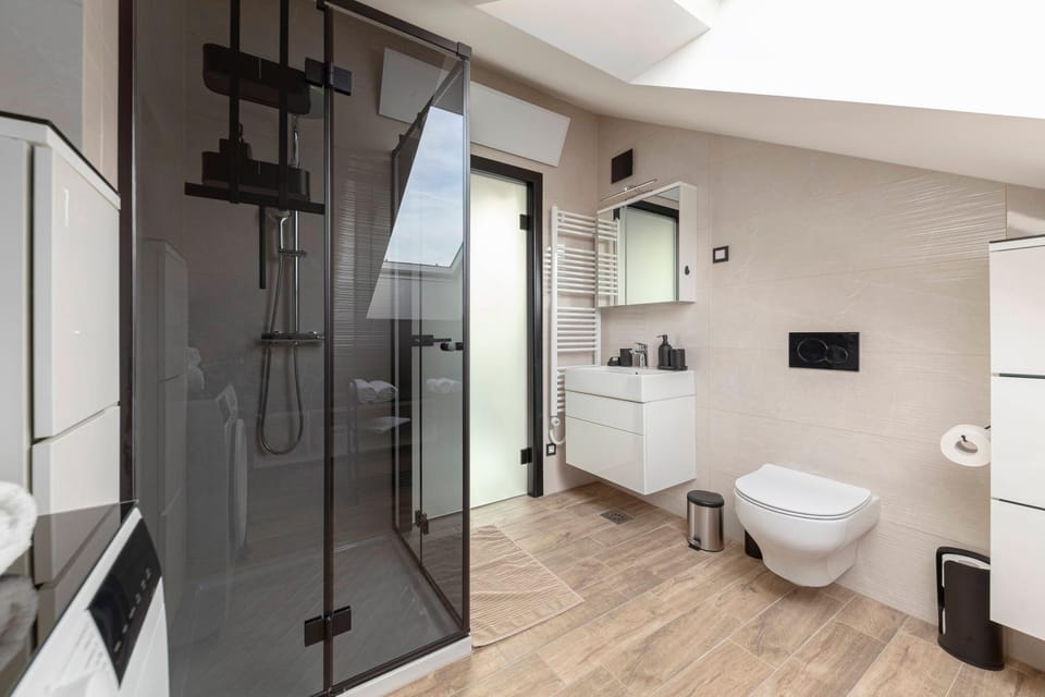 Shower, Toilet, Bathroom