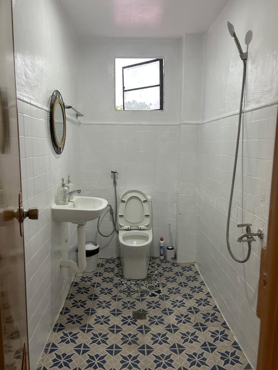 Mar Azul Travellers Inn and SPA Hostel in Central Visayas