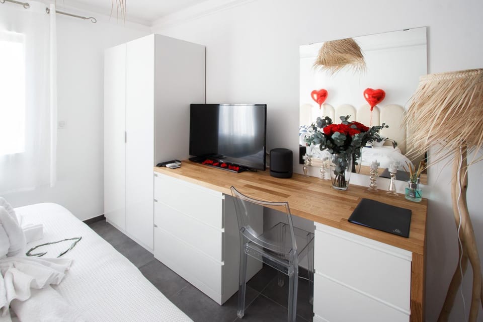 TV and multimedia, wardrobe