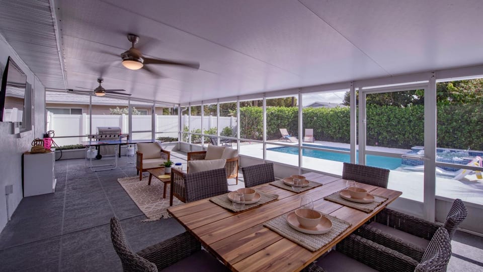 Sunset Dreams House in Naples Park